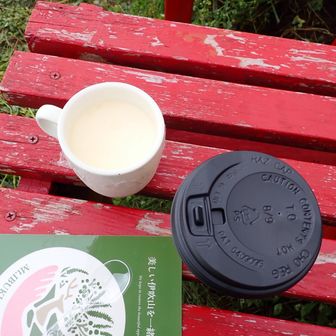 山小屋でプリンとコーヒー