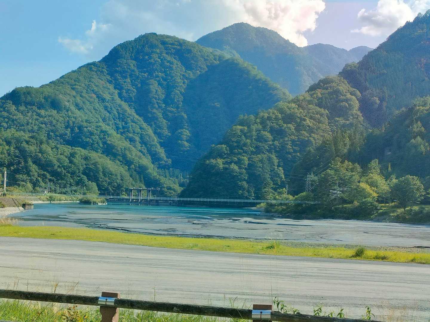 戻ってきました
右の尾根を登ったのね