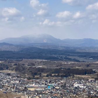 泉ヶ岳はかすんでる