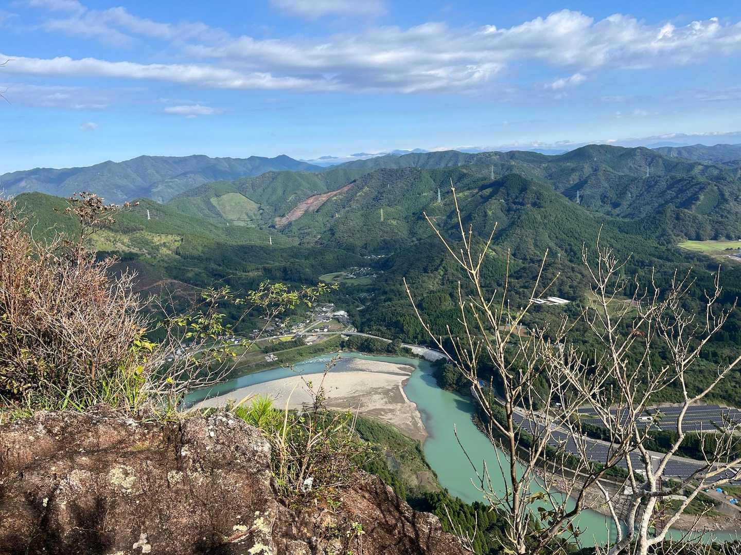 耳川の色って、いつもこんな感じなのかな？？
自然がいっぱいで、思わず深呼吸😊
空気がおいし〜い✨