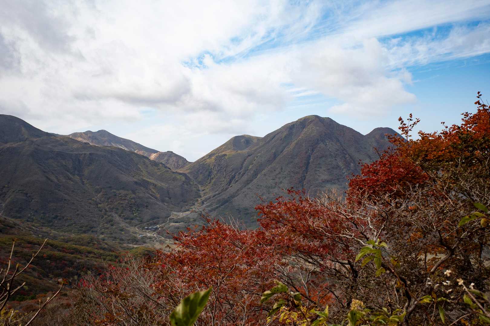法華院温泉と三俣山