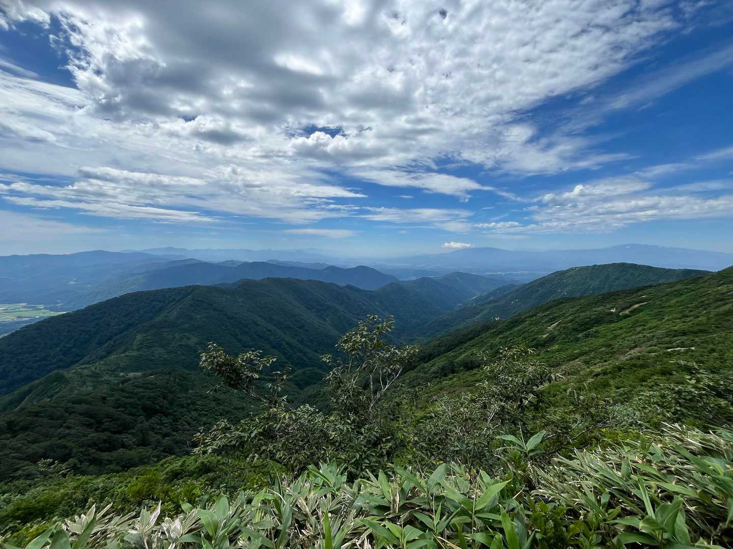 奥から
蔵王、奥羽山系、葉山、月山、亀割、杢蔵