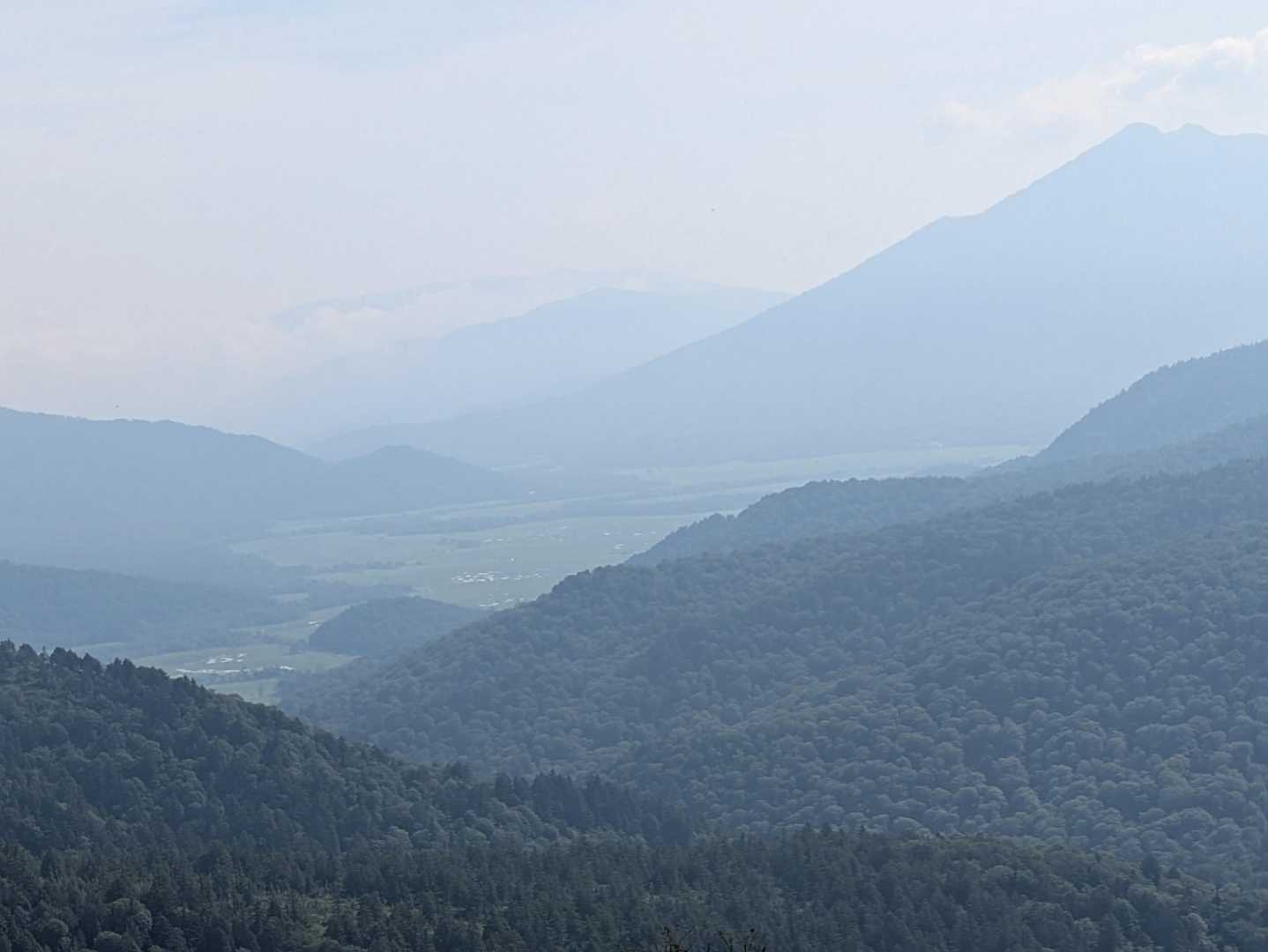 はるかに尾瀬ヶ原と燧岳