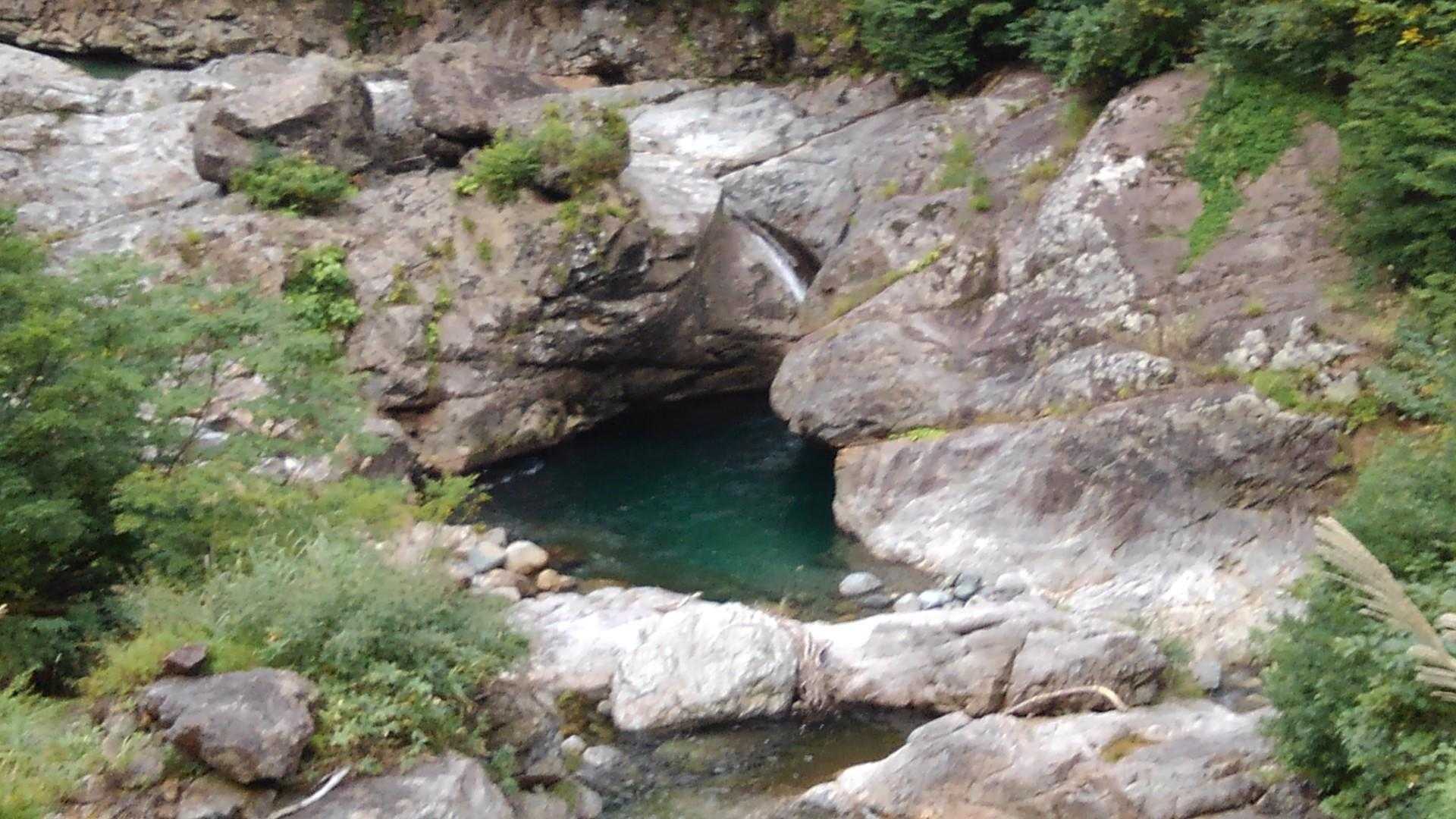 越後の魔女の瞳😙
水がキレイなんです✨