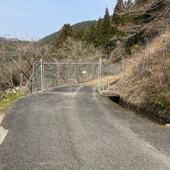 防獣ゲートに到着。
こちらも、しっかりガードされてます。
扉を開けて突入します。