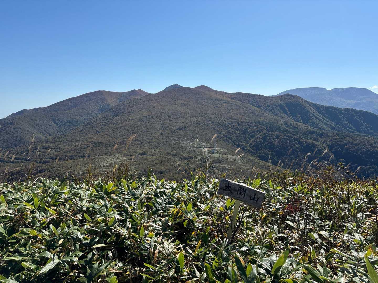 振り返る
雁戸山