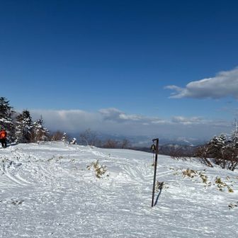 山頂は360°ビューポイント‼️

こちらは側はガスってますが…頂上は遠くの山脈が綺麗に見える場所です😆🎶