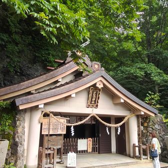 戸隠神社奥社に到着してお参り🙏