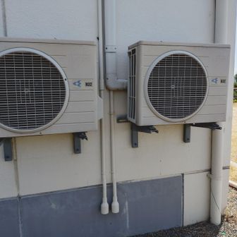 天狗山（浅間山）に、
到着👍🏾
相変わらず、暑い🥵
無風状態なので、テレビ塔の室外機、涼しい風が吹いて来ます😅