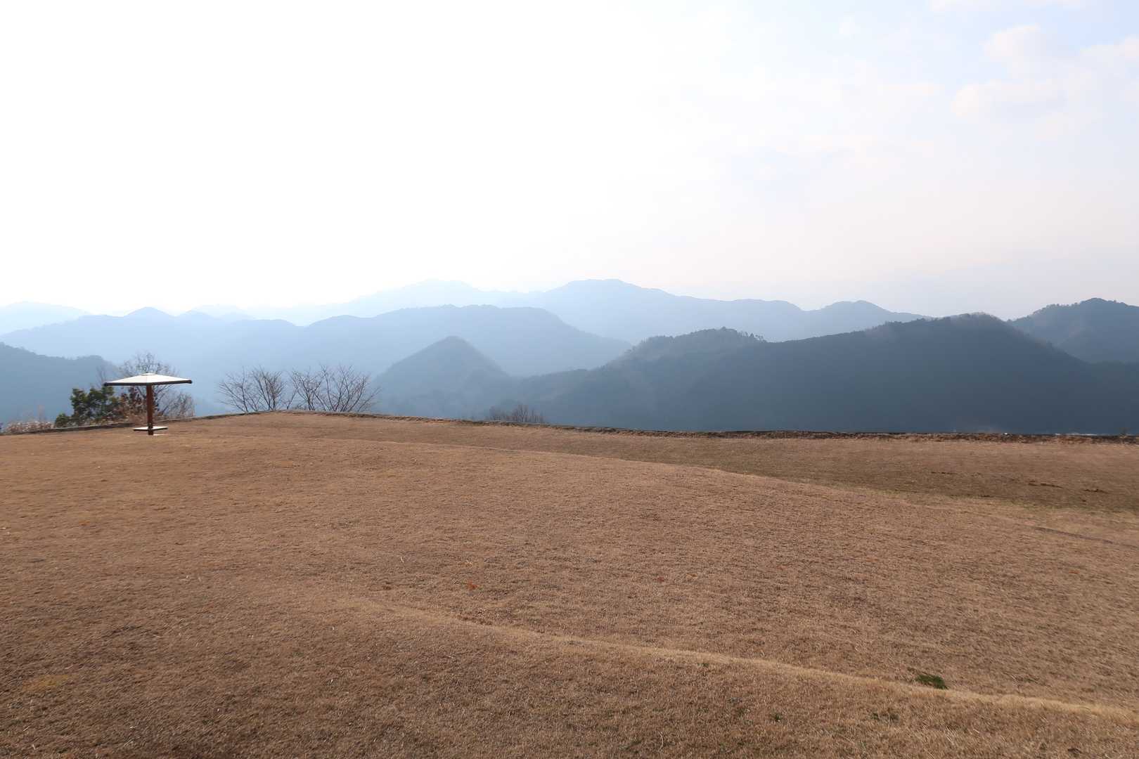 公園自体も高台にあり、高見山・三峰山が見えます。行程で実はここが一番見晴らしがよかったかもしれません