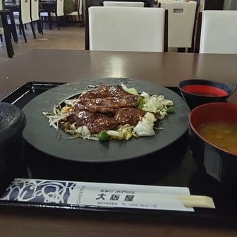 今日は焼肉定食です年末の為かほとんどの車は県外ナンバーでした