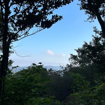 御嶽山見えず