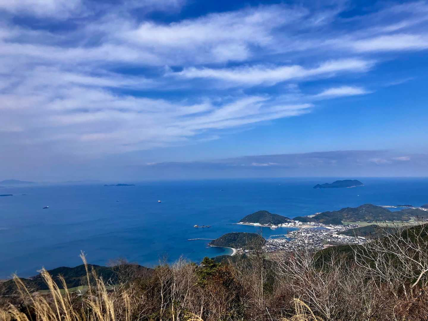 ここからの響灘🌊
空と海のブルーが綺麗✨️