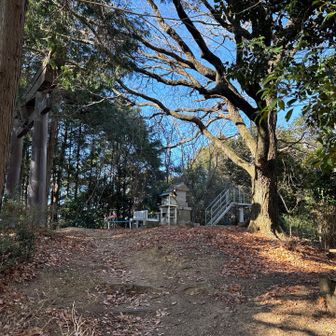 本堂にご挨拶してから山頂へ⛰️
ここには石鎚神社がお祀りしてある🙏