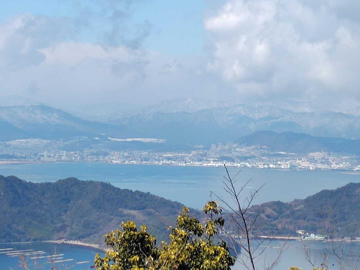 廿日市方面…奥の山は雪だね❄️❄️