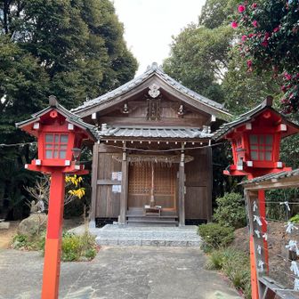 階段で大岳神社へ