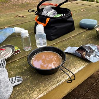 下山後、どんぐりの森でコーヒーを飲む