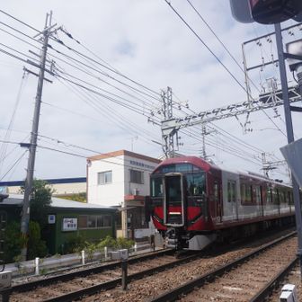 こちらも三重県では見られない「１Ａ型」、奈良線＆京都線用、先日京都駅近くで脱線したのはこの形式