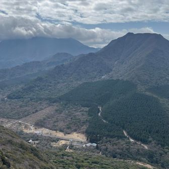 九千部岳と普賢岳方面です。普賢岳は雲の中です☁️