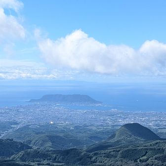 もう一度函館山⛰️

こうやって歩いた山を見るのが好きだ😁