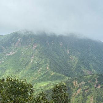 あ、苗場山隠れてる　💧