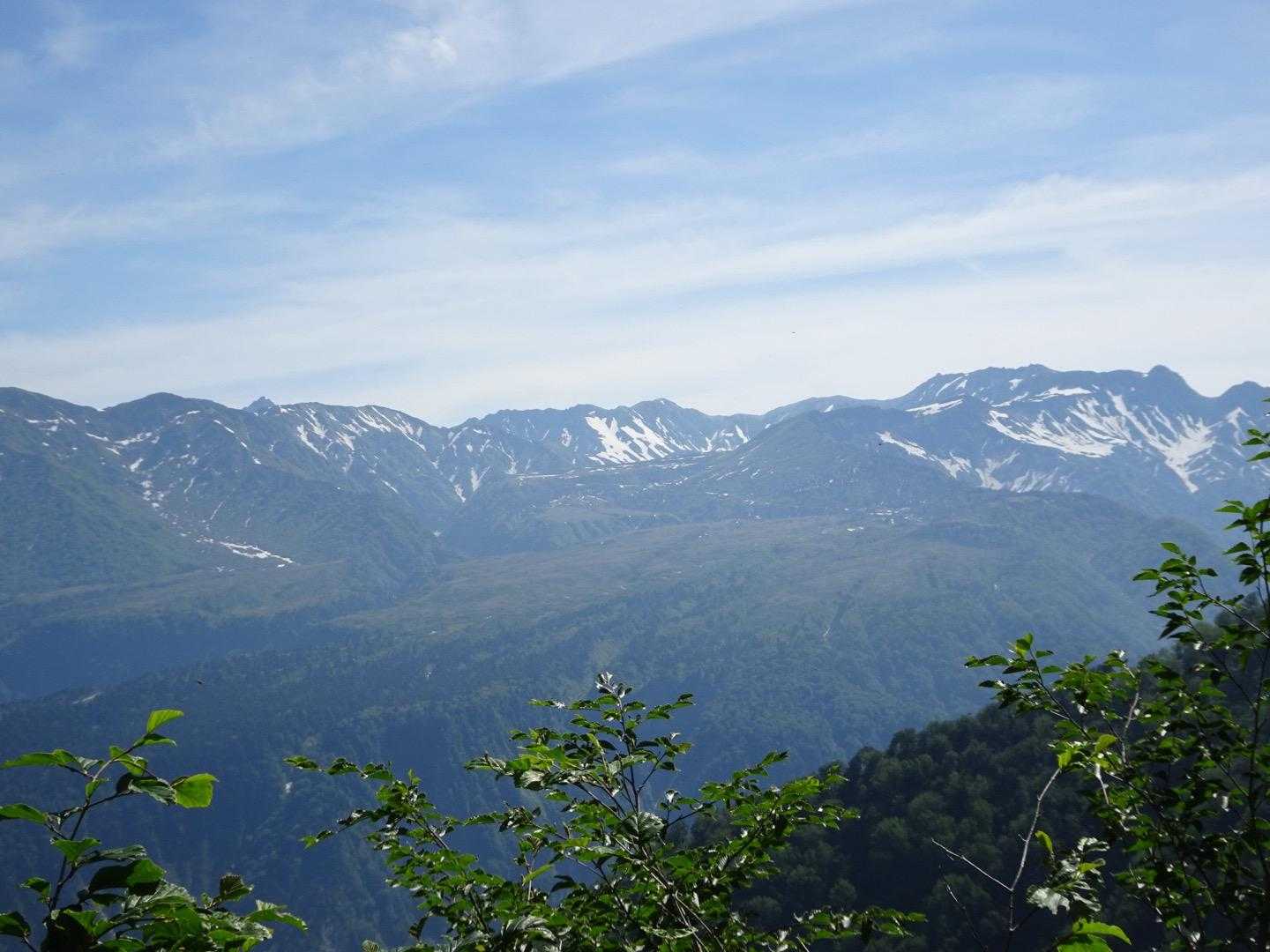 立山連峰が良く見えます✨
残雪が綺麗。