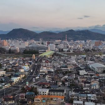 信夫山と福島市の朝