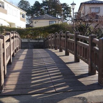 橋が何本かかかっています

風情があっていいです