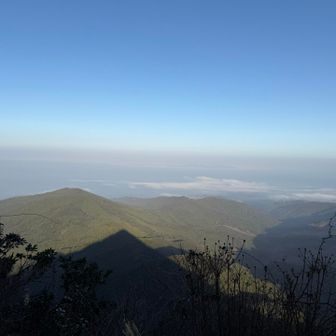 影矢筈岳。
綺麗な三角。
