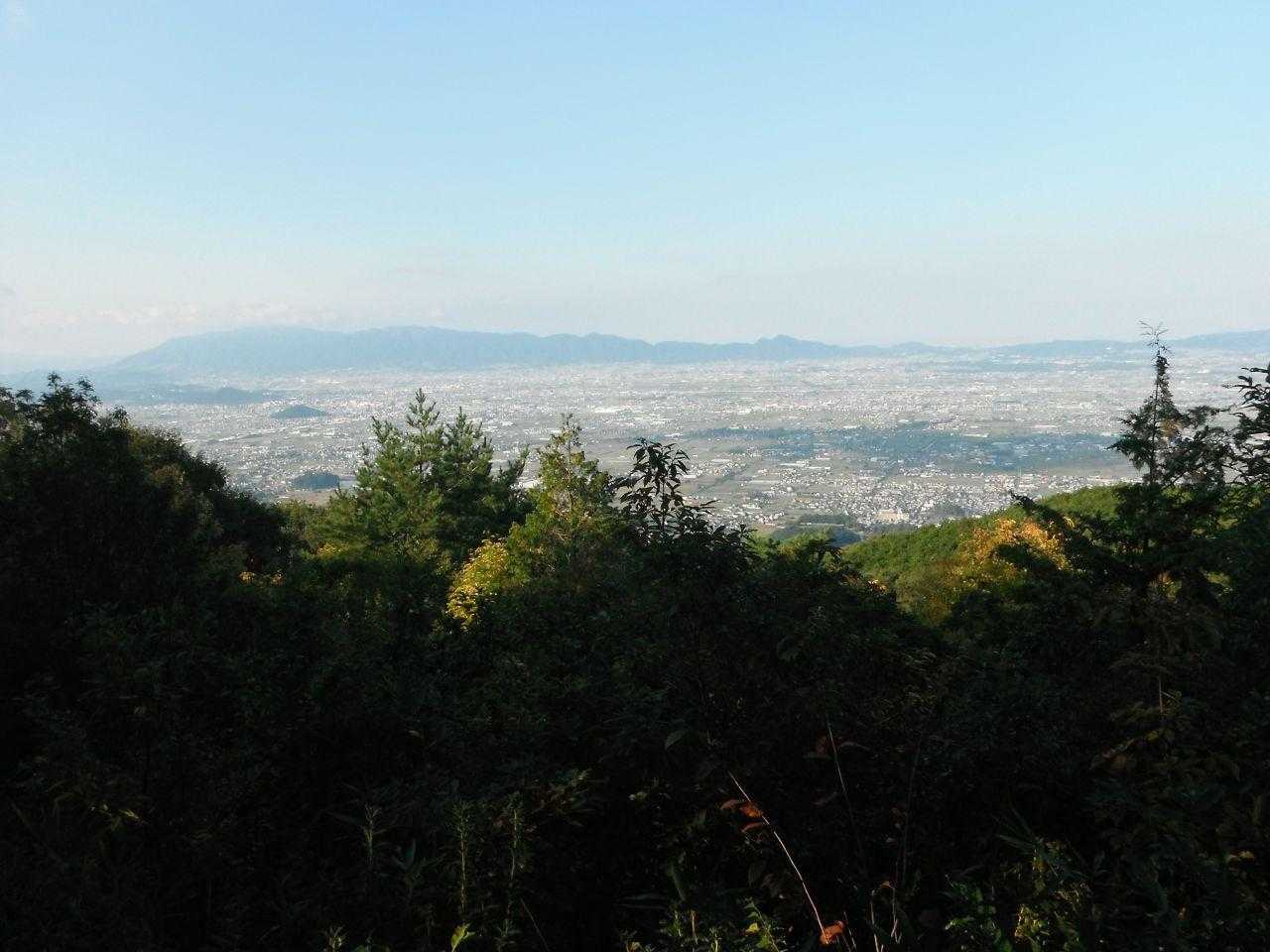 風は冷たいですが、いいお天気。
しばらく休憩の後下山しました。