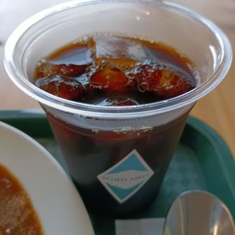 アイスコーヒーも思わずブラックのまま飲んじゃう美味しさにゃ🌹