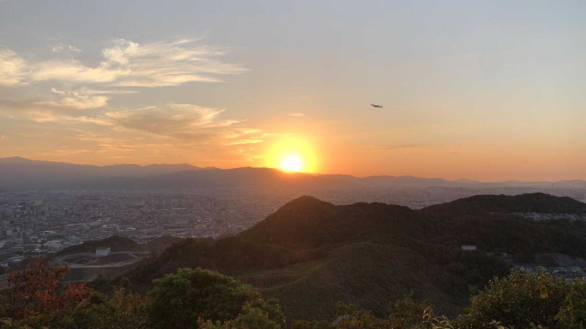 空港が近くだから夕日と飛行機✈️①