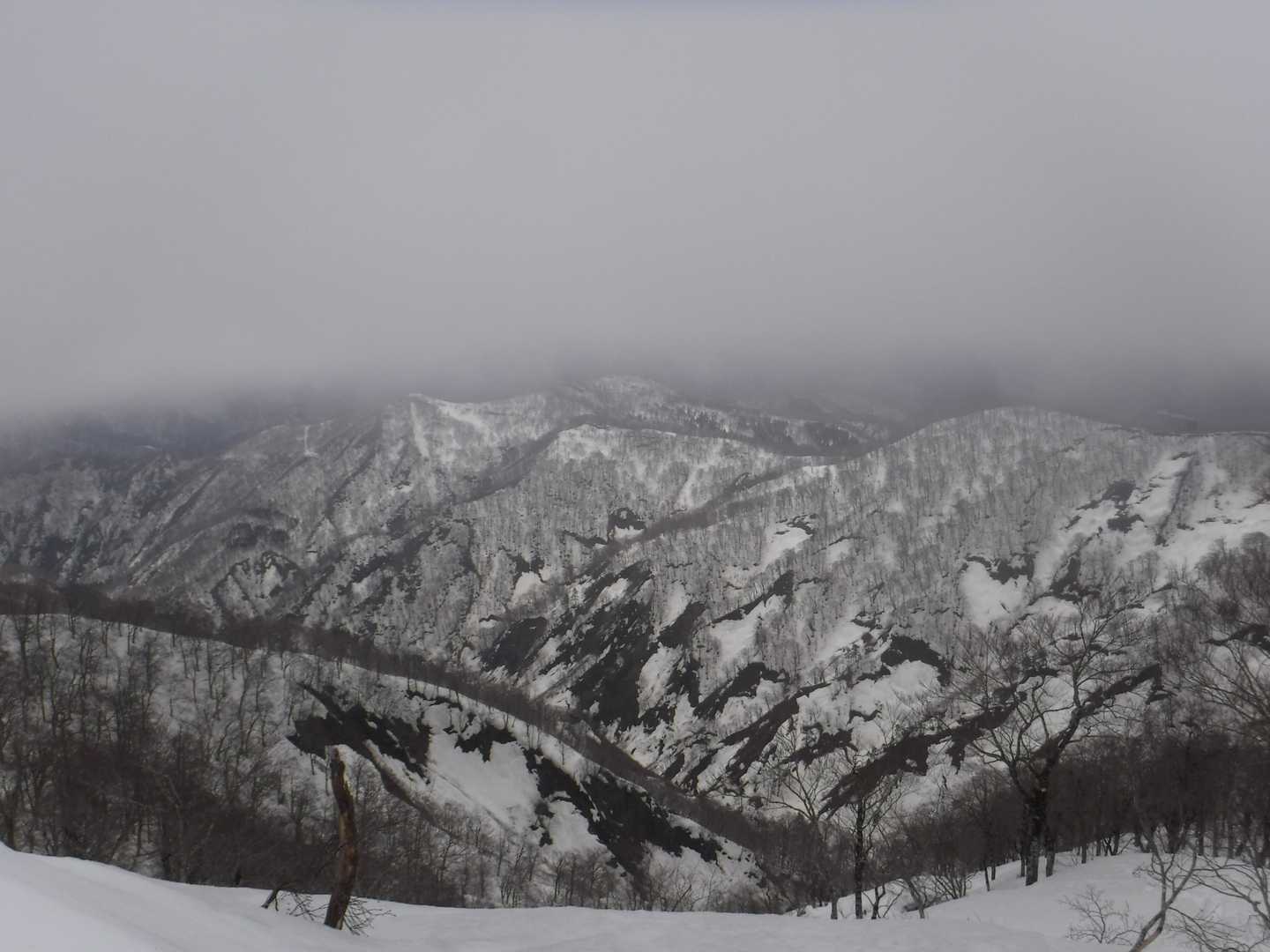 眺望。
風が強くなり、雪が降ってきました。
