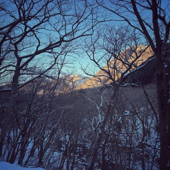 奥の中岳、白口岳も見えてきた