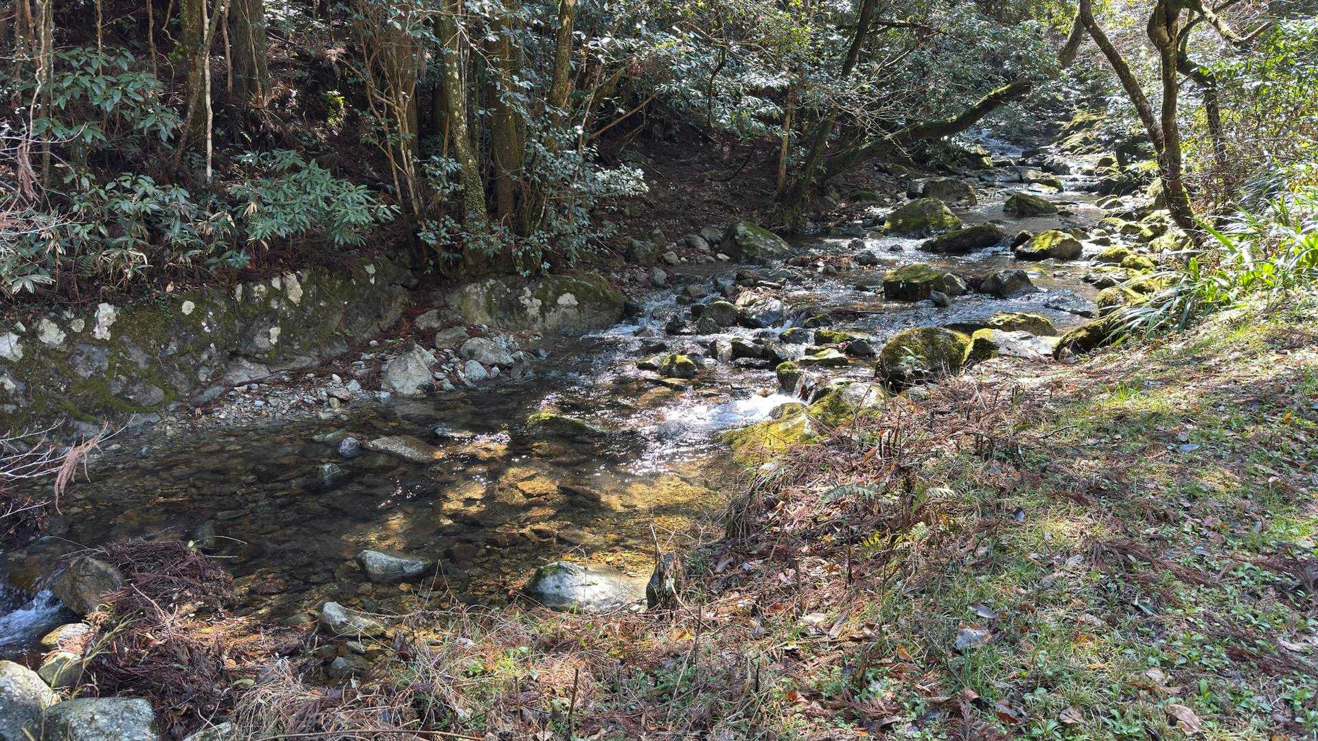 無事下山しました。川がきれいです。