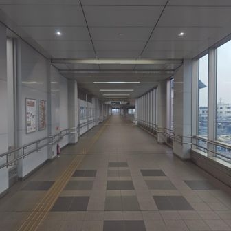 JRと名鉄を結ぶ空中回廊。