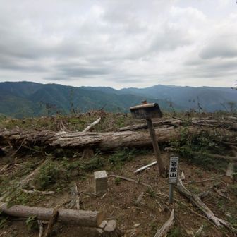 箸蔵山頂上です