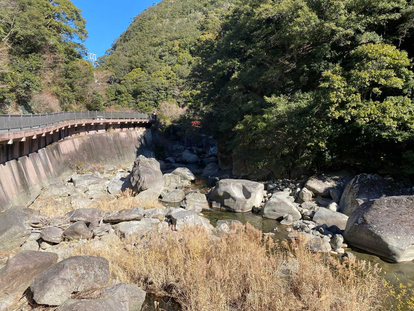 奇絶峡。
むか〜し昔、バイクツーリングでは、定番ルートでよく来ていました。