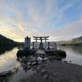 小野に浮かぶ弁天宮⛩️
