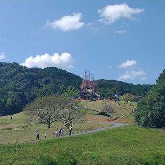 お天気もサイコー☀
筑紫野市総合公園の天拝の船も大賑わい🎶今日はまるで大人の遠足ですね！🥳🍀