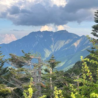 鳳凰三山
オベリスクが見える

今日は、20時就寝
明日は、4時にスタートしようね