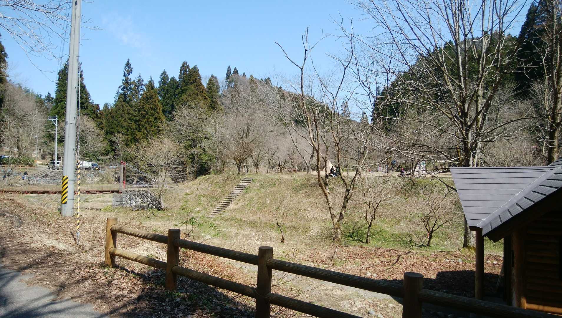 大沢公園🅿️に到着🙌
今は殺風景なこの公園ももう少しすれば桜の花が咲いて華やかになるでしょう🌸
お疲れ山でした☺