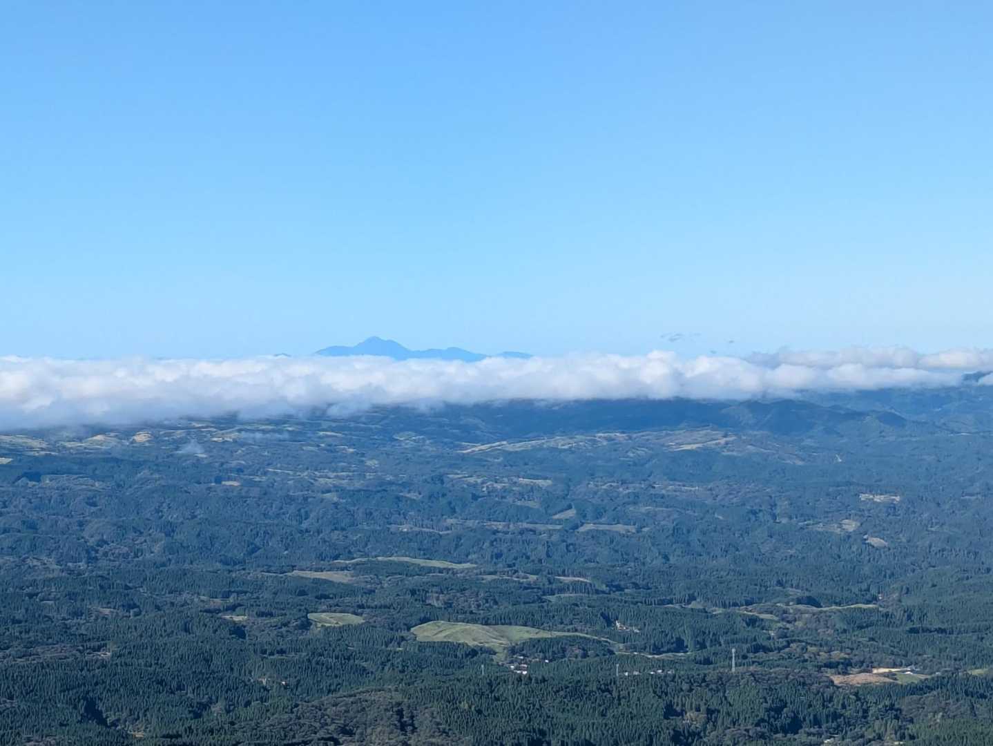 雲仙普賢岳もくっきり。