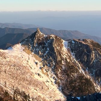 地蔵岳のオベリスク