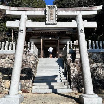 八王子神社にて安全な登山を祈願🙏