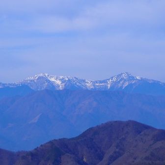 南アルプスが、望めます🌞
白峰三山ですか？