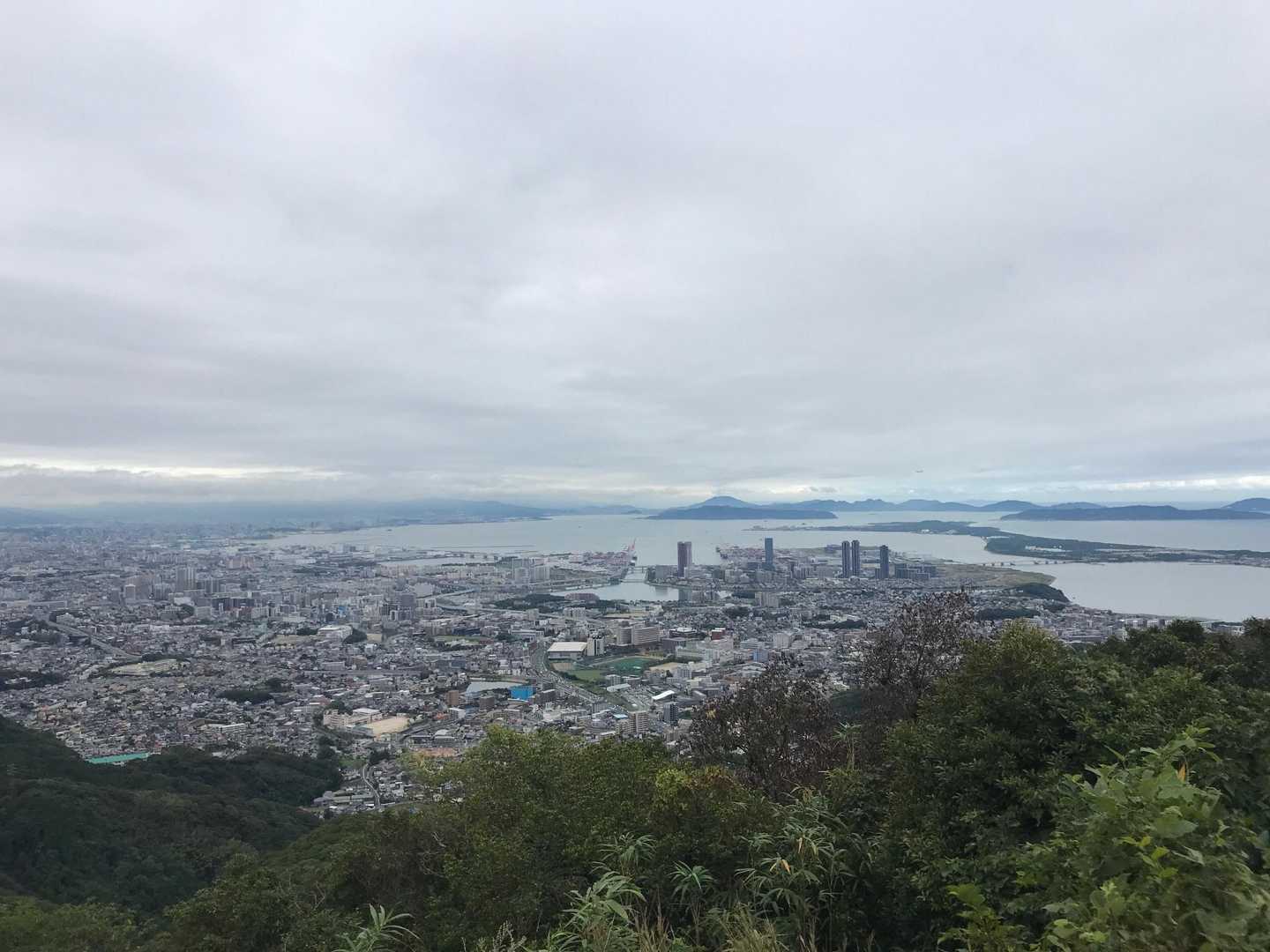 立花山 | 博多湾と福岡市街地を一望。ファミリーハイクにもおすすめのコースの写真