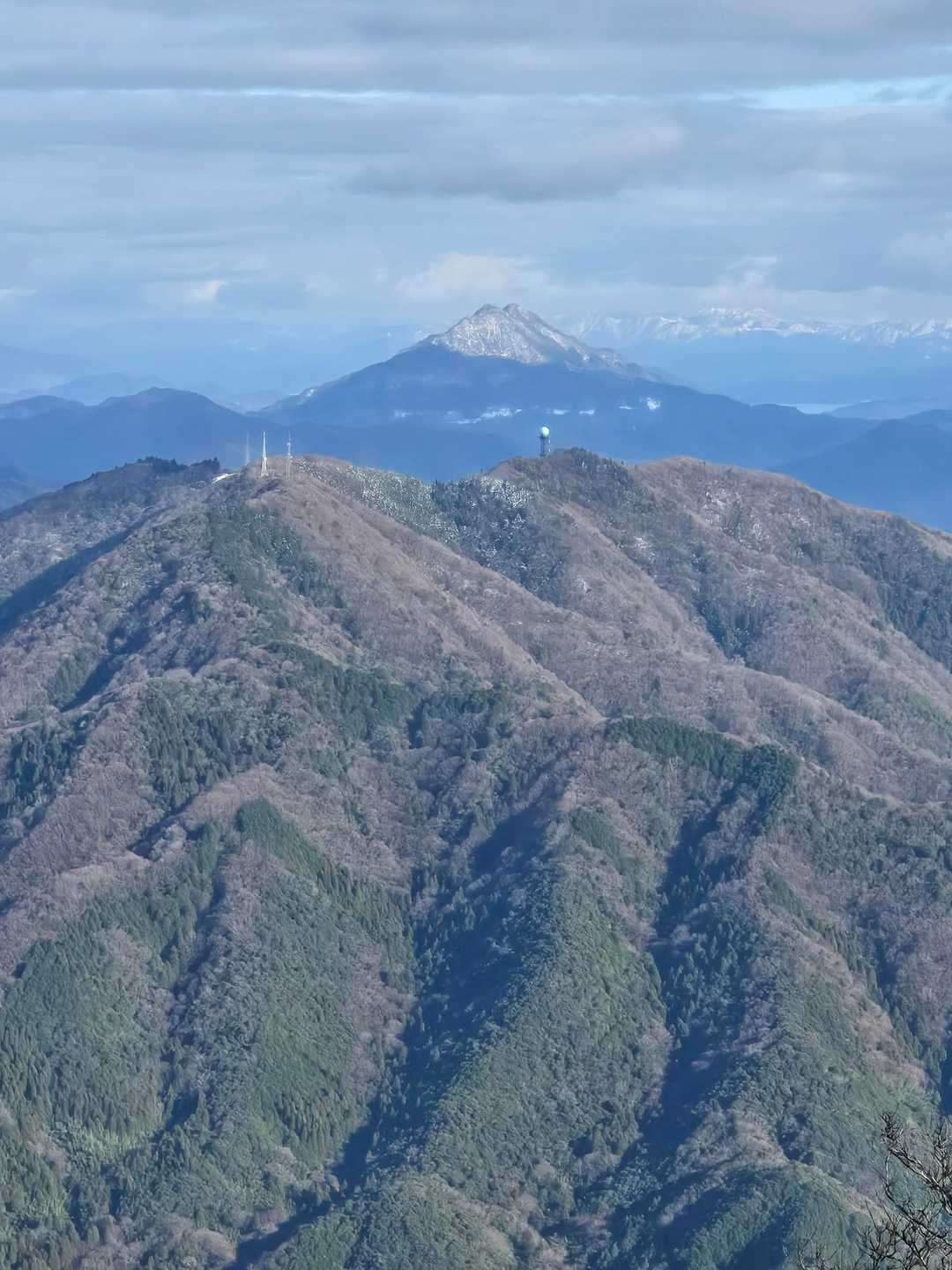 山頂から青葉山が見えます✨