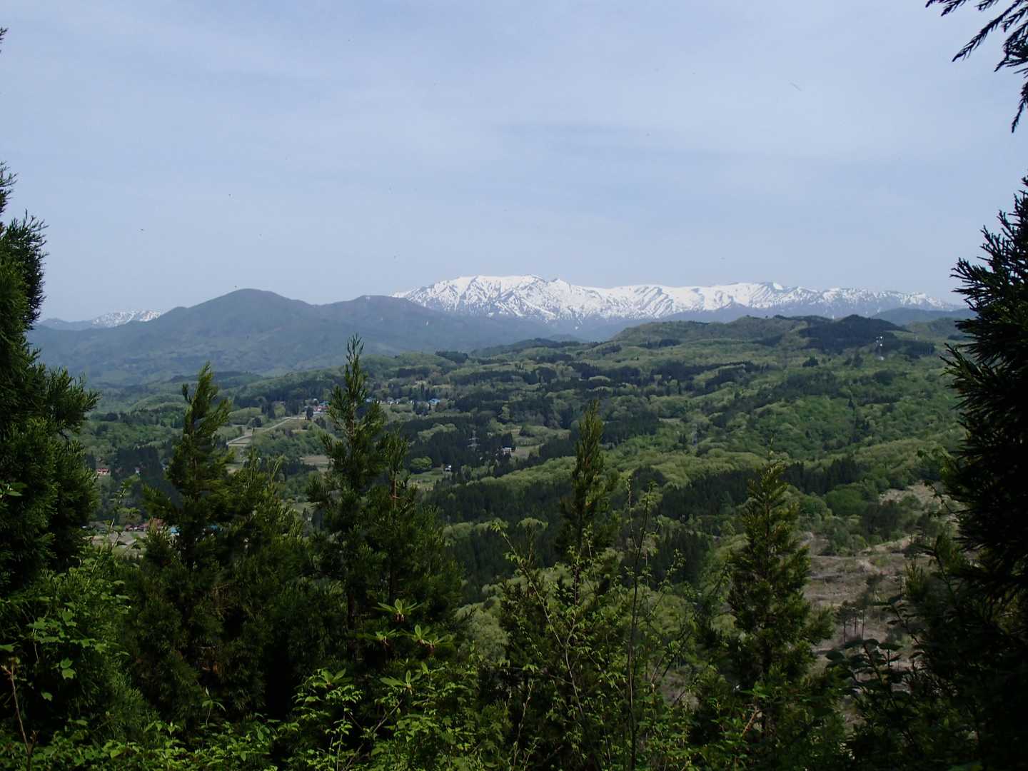 高陽山、高森山と飯豊連峰