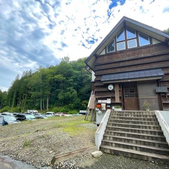 古寺鉱泉🅿️(協力金¥1,000)
大江町朝日連峰古寺案内センターの横に仮設🚻あり(無料)